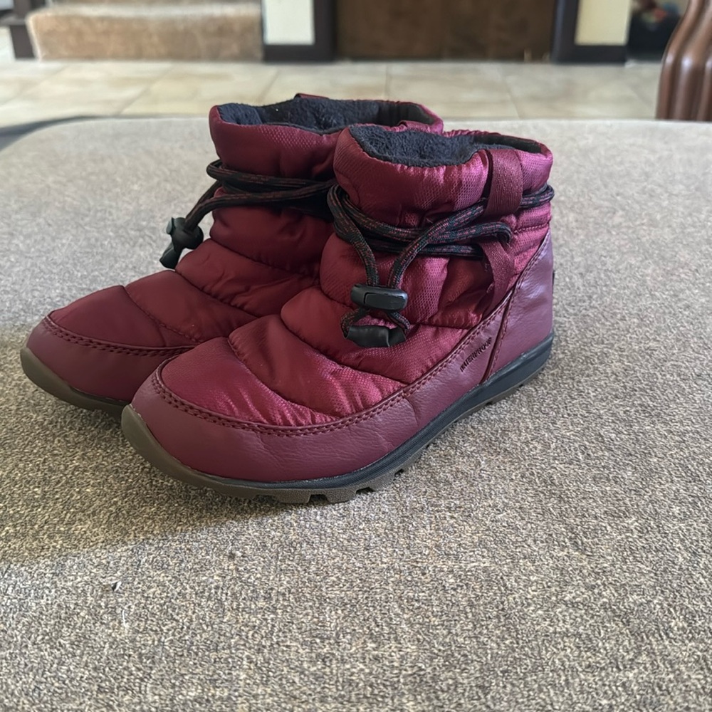 Sorel Whitney Short Snow Boot Maroon Women’s Size 6.5
